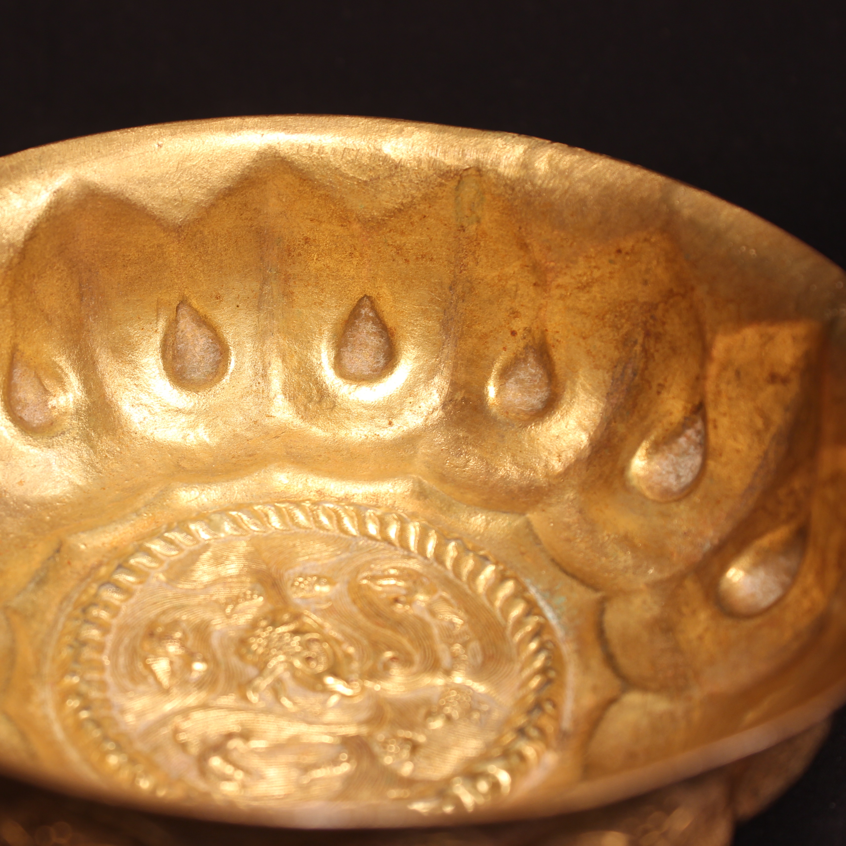 中国 唐代 錾花金碗 骨董品 美术品